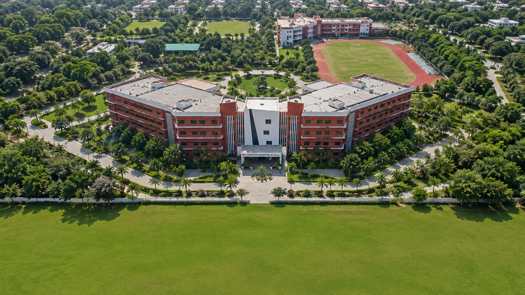 Excellencia Infinitum campus